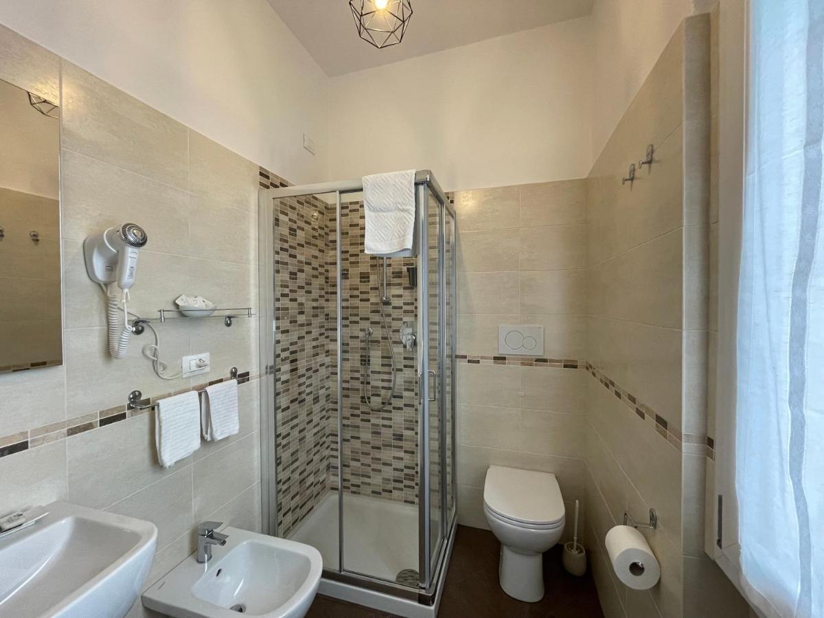 Porta Alla Croce Guest House Florencia Exterior foto